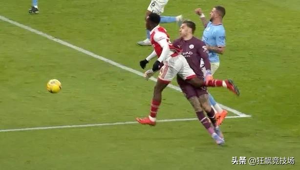 争议球判罚球权归谁,争议判罚足球裁判