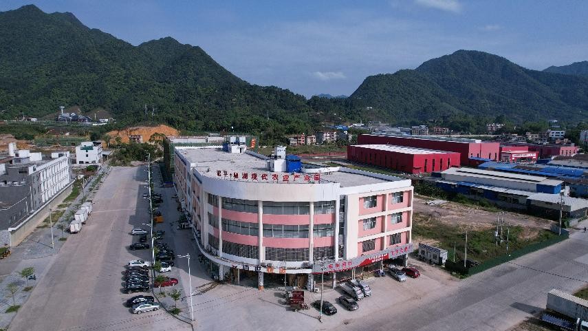 同饮一江水共享南北情,同饮一江水粤桂一家亲