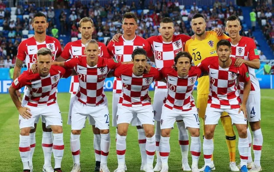 2022世界杯格子军团的大合影,格子军团2016年世界杯精彩瞬间