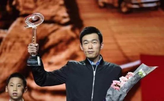 拒绝哈佛天价年薪的中国村官,拒绝百万年薪回来当农民