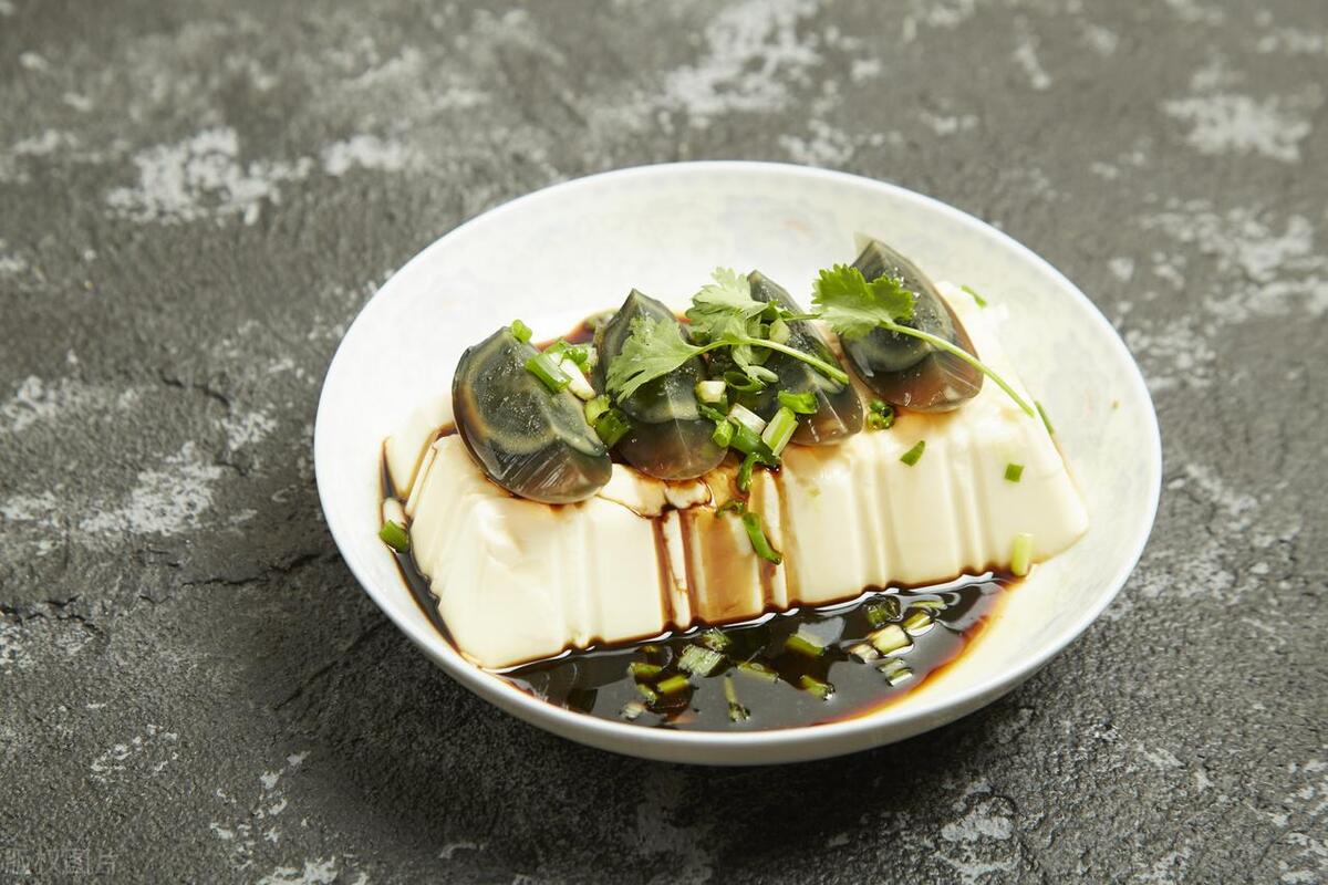 豆腐脑糖友可以吃吗,糖友皮蛋豆腐可以吃吗