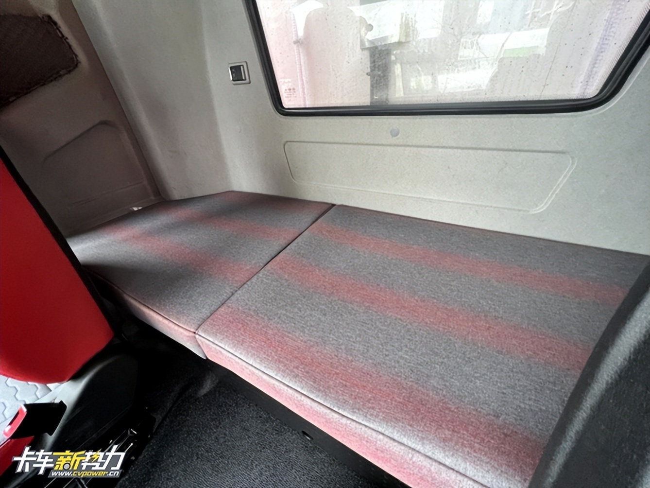 6.8米解放j6g最新款自动挡,解放j6g新款内部图片