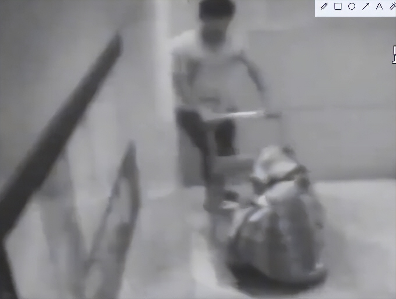 天网河道里的神秘女尸完整版,天网河道里的神秘女尸