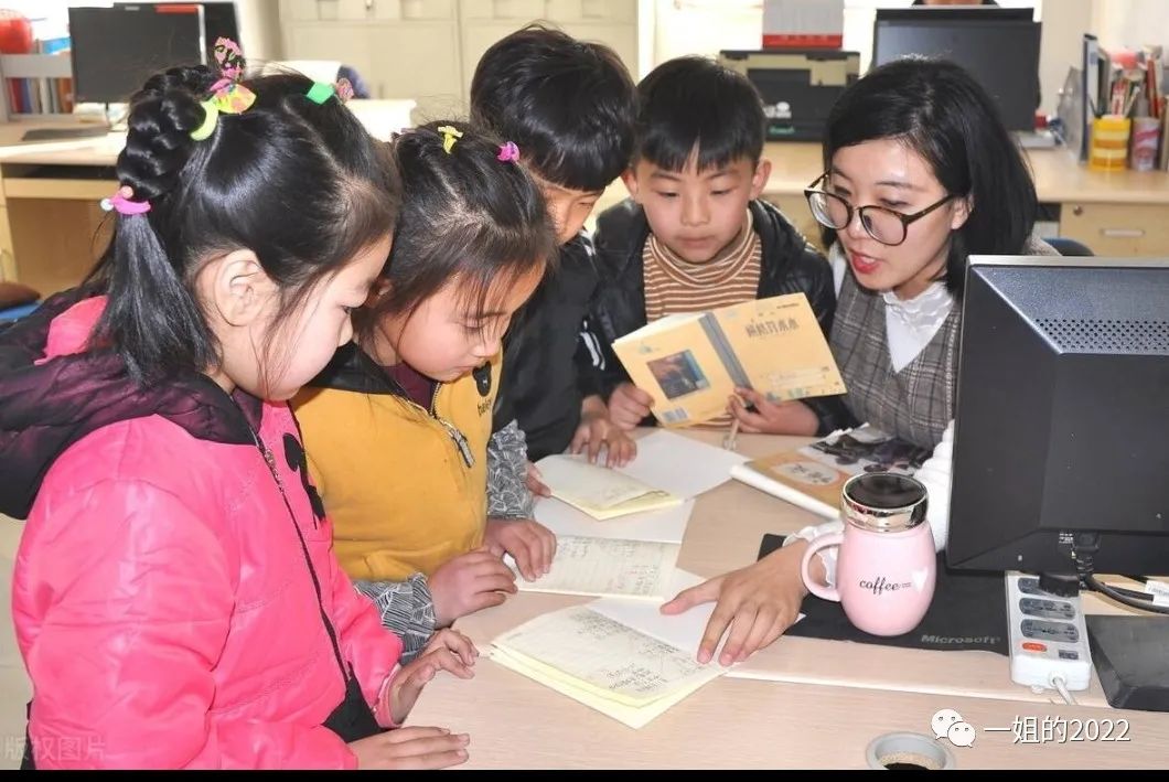 “快坚持不下去了，不敢开口说话。”网暴之下，他们越来越卑微了