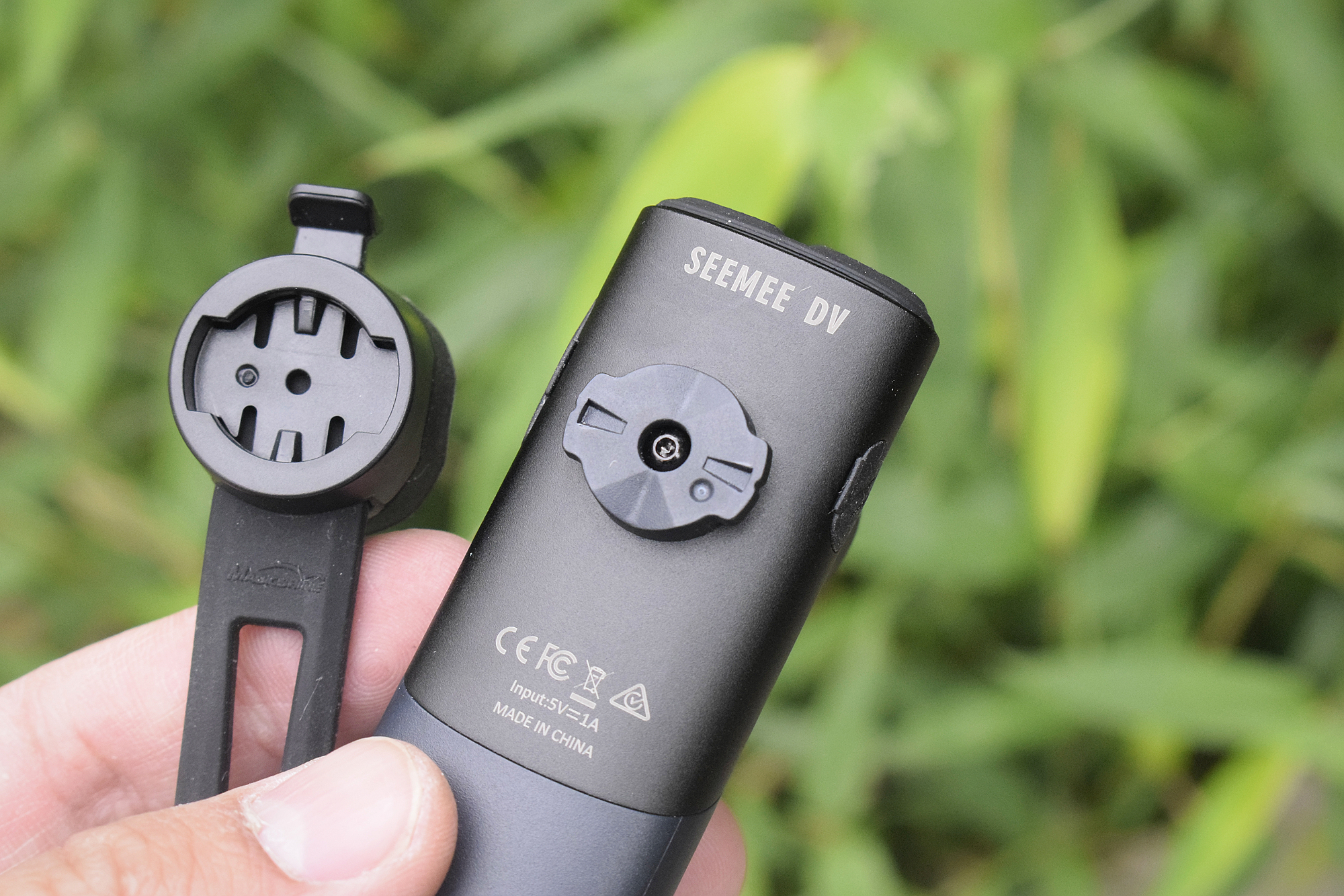 迈极炫自行车尾灯夜骑灯测评,迈极炫摄像头尾灯使用方法