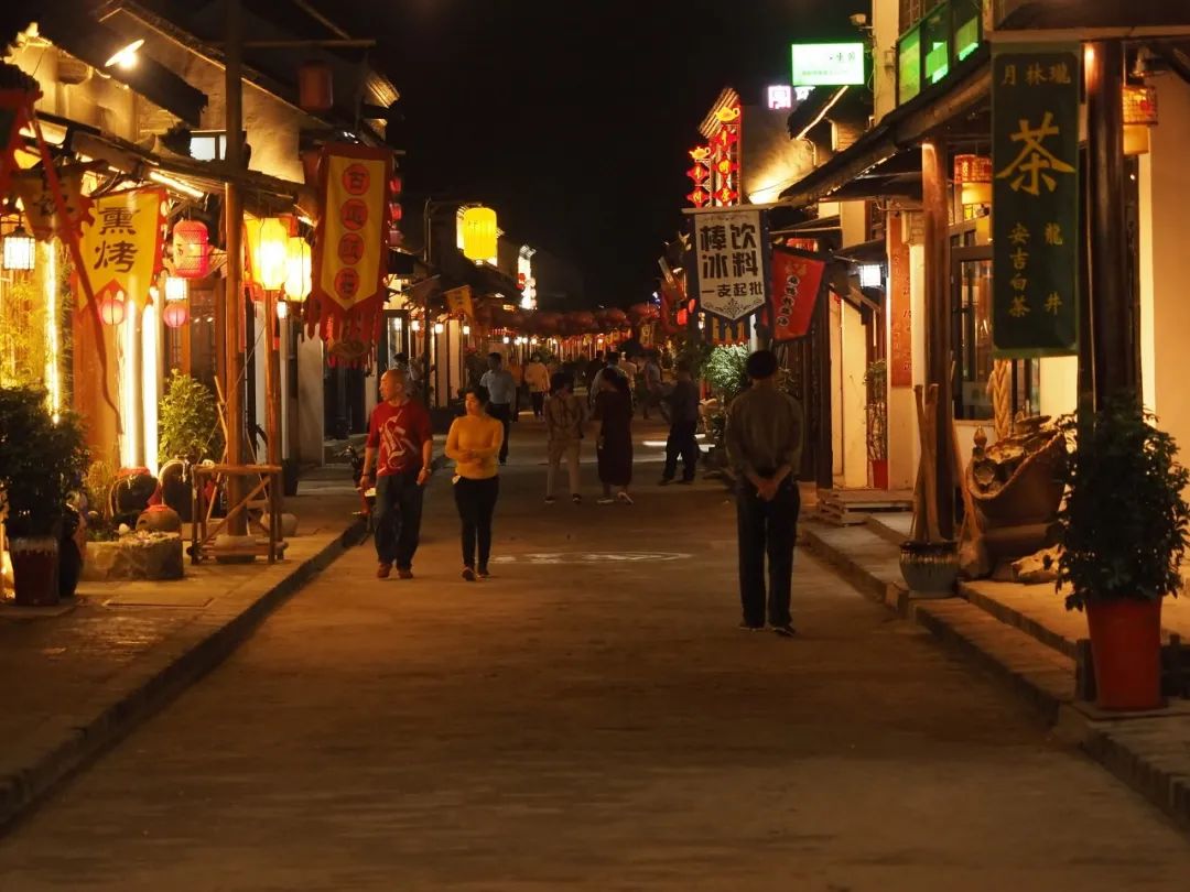 这个生活很慢,美食“泛滥”的小城藏不住了