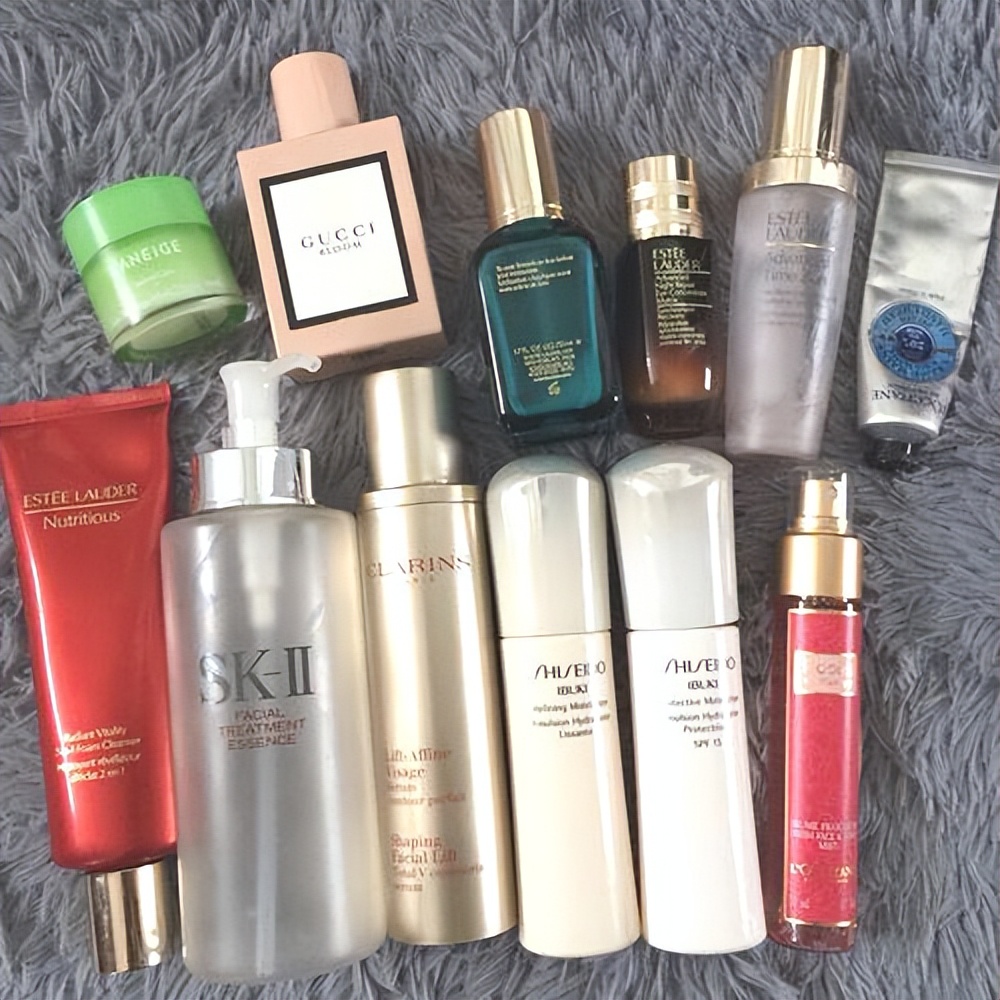 涂粉底液时怎样才能不起皮,涂粉底液正确方法不卡粉