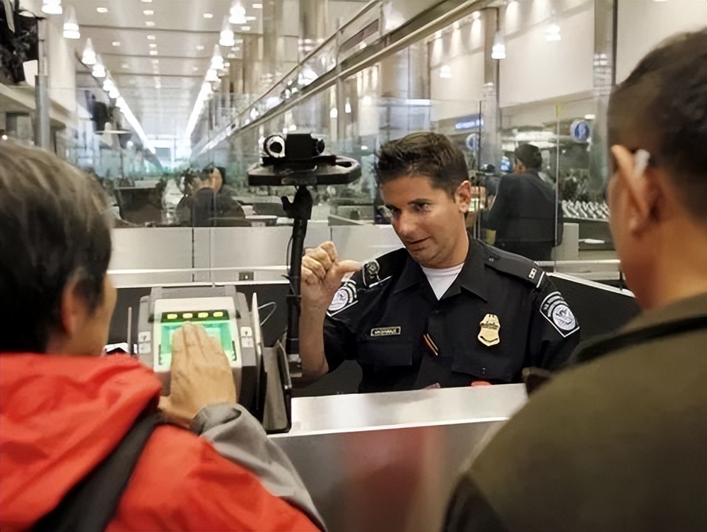 外网评论韩国对中国的入境措施 (韩国对中国入境的管控最新消息)