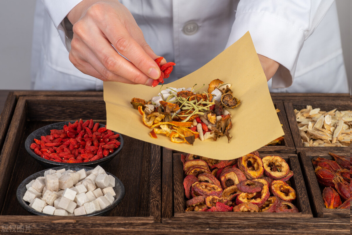 甲亢吃药过敏手又痒又肿,甲亢口服药过敏怎么办