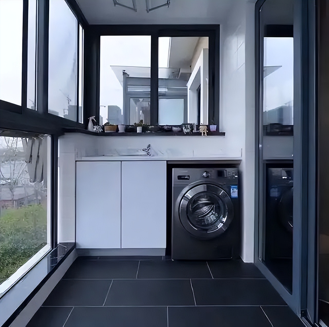 阳台下水管转接头漏水如何补救,阳台洗衣机下水管漏水