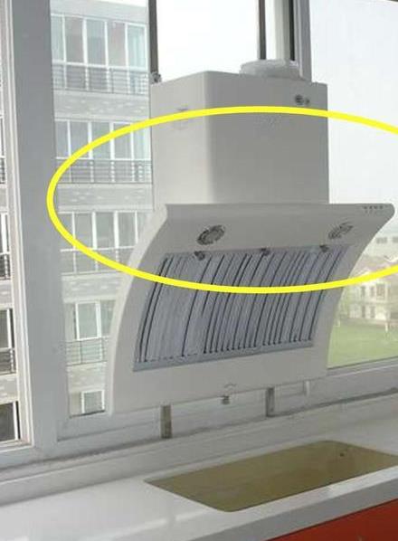 燃气灶正对窗户,燃气灶正对着厨房门怎么办