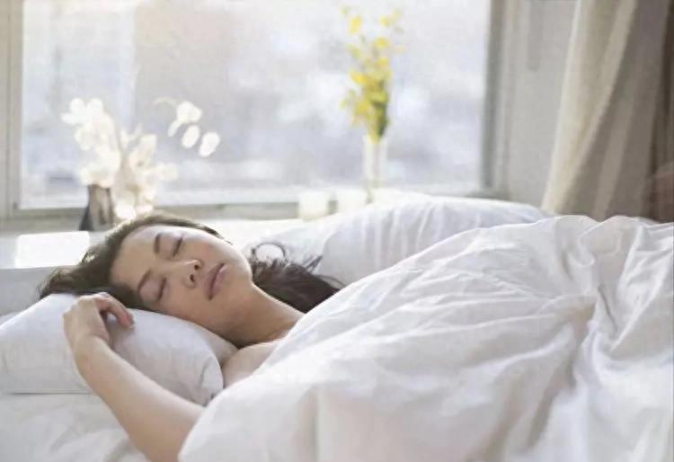 女子卖保健品被性侵案件,女子卖假药被捕