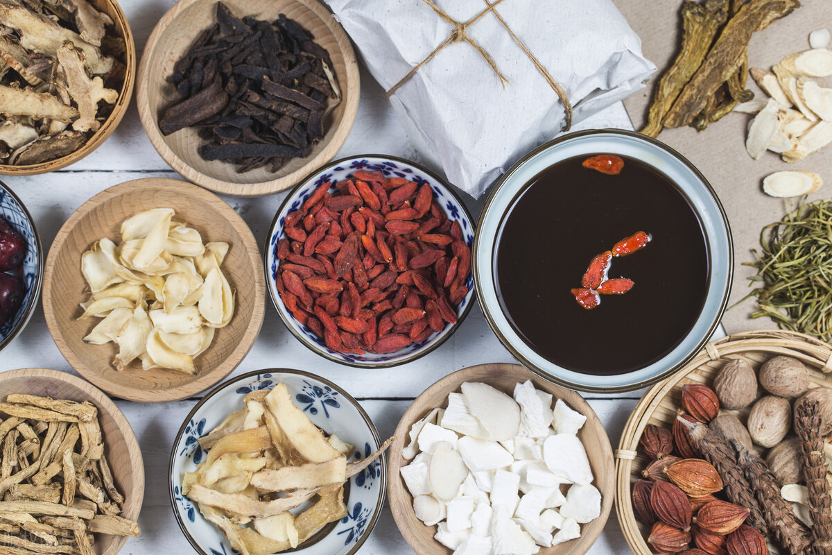 每天很懒容易犯困怎么回事,天天困发懒怎么回事