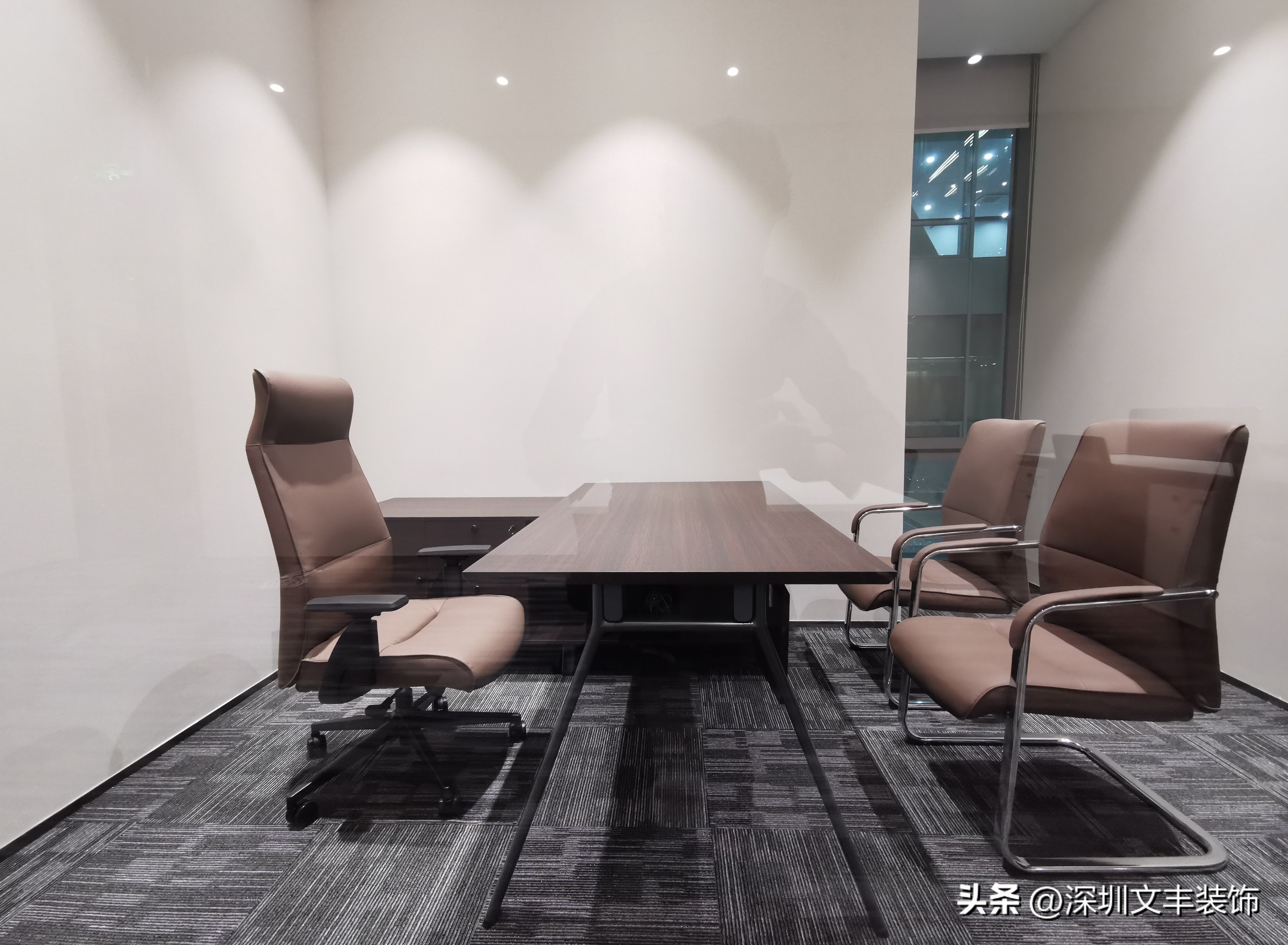 装修地毯的正确铺法,装修过程中地毯哪个阶段铺比较好