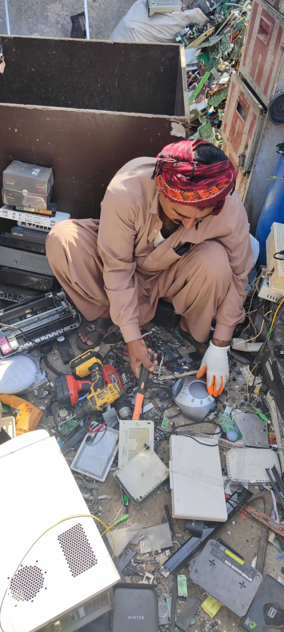 迪拜的富人区捡垃圾,迪拜可以捡垃圾吗