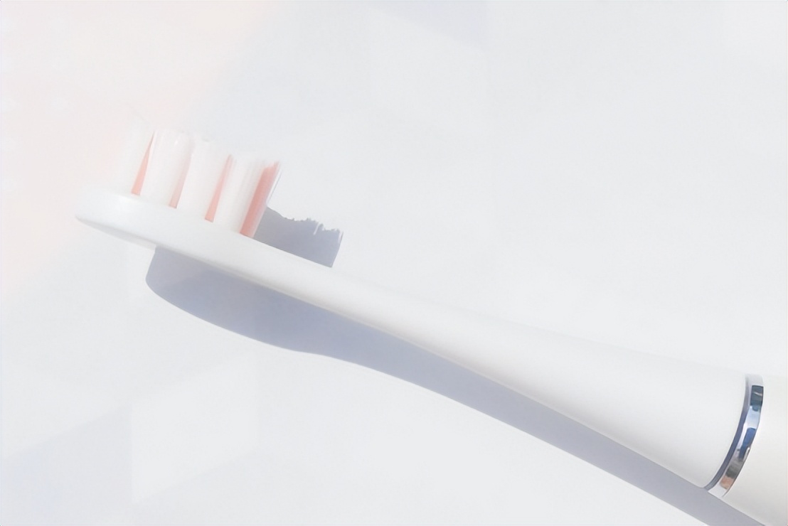 便宜电动牙刷有危害,电动牙刷有危险吗视频