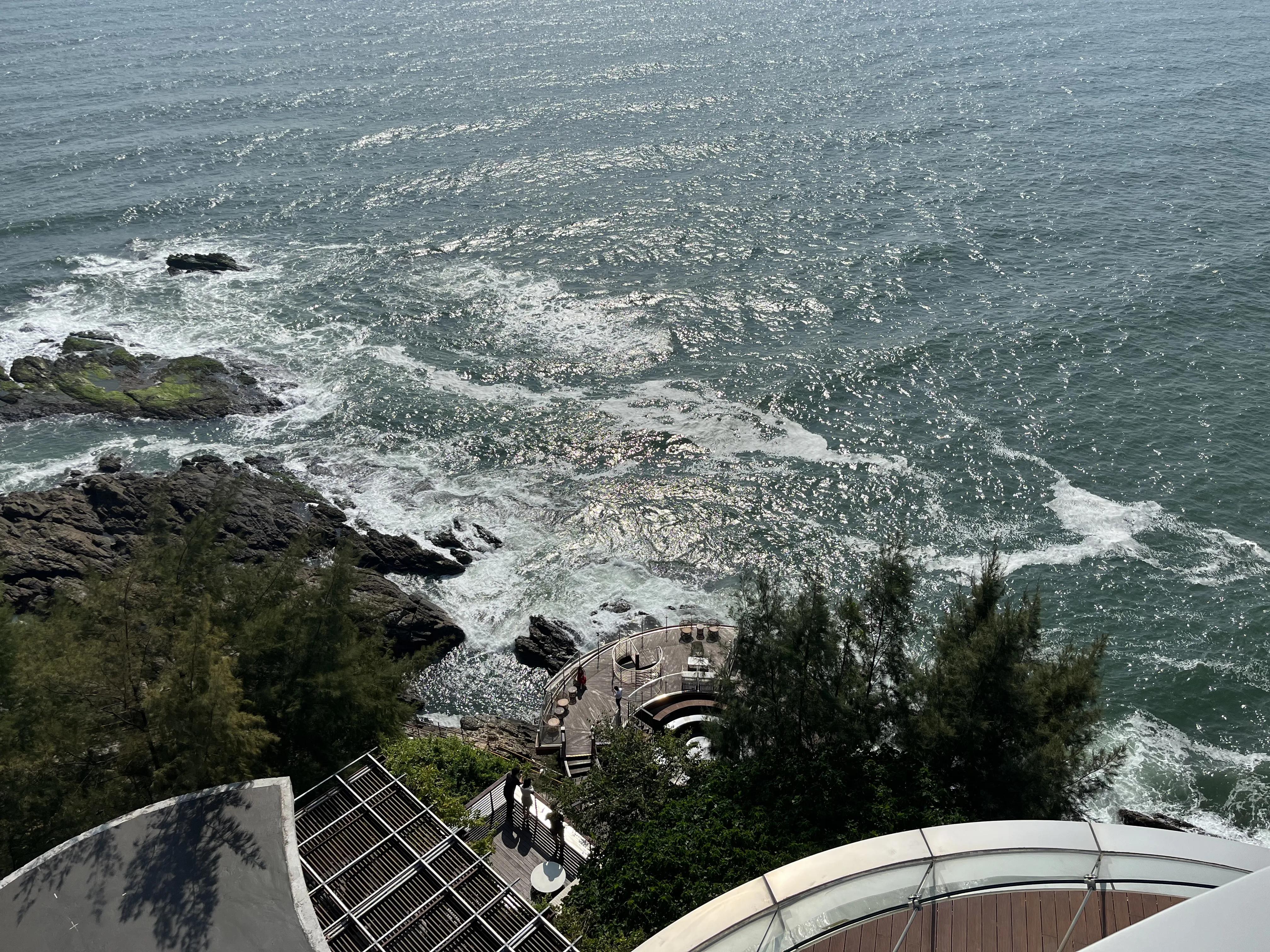 双月湾网红打卡地礁石酒吧地址,双月湾礁石酒吧消费