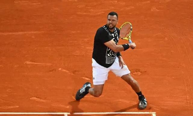 老将老而弥坚，还是小将一战成名，今年的罗兰•加洛斯，拭目以待