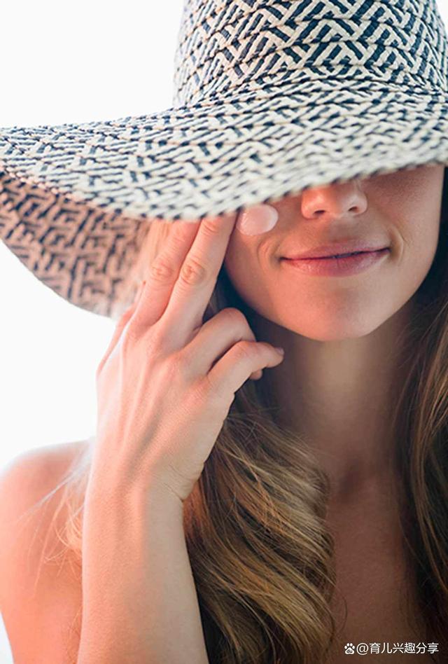 ahc防晒霜搓泥是怎么回事,脸上抹防晒霜搓泥是怎么回事