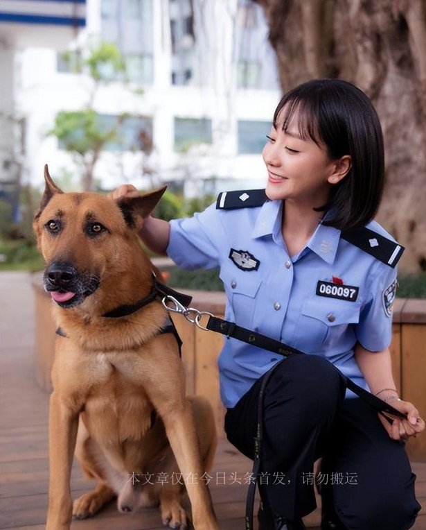 明明油头粉面，却偏要尬演警察，这6位女星演的刑警，真让人难受