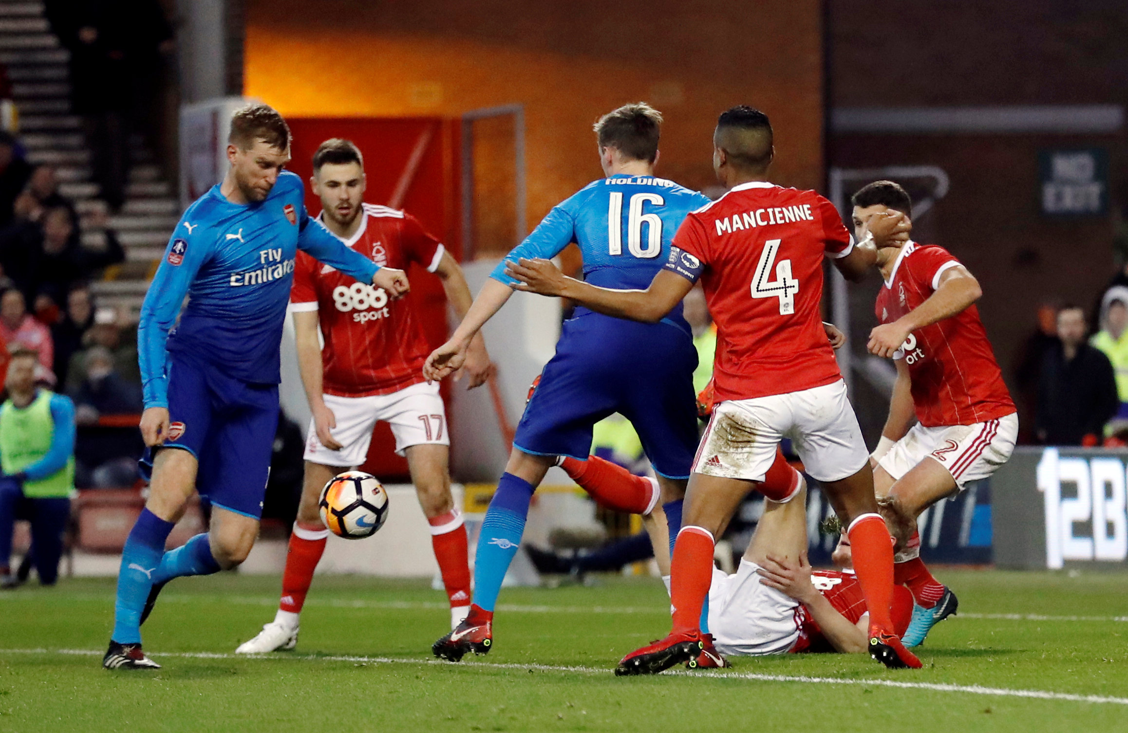 英超诺丁汉森林vs曼联首发,22-23赛季英超第5轮伯恩茅斯vs狼队