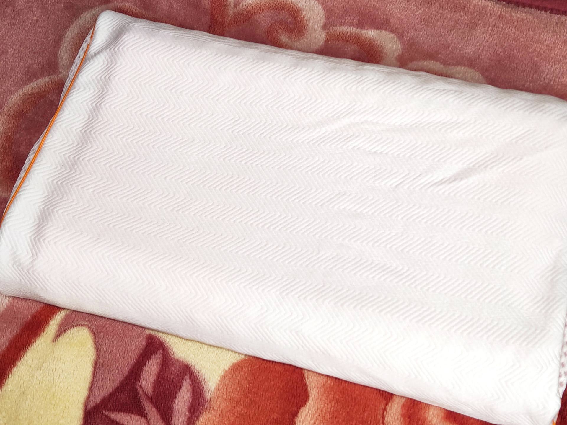 倍轻松颈椎按摩颈枕测评,愉悦之家羽绒被评测