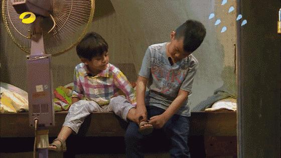 被时代洪流裹挟年轻人,被流量裹挟