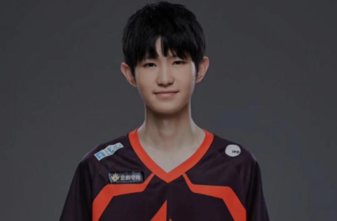 阿豆九尾一诺集训照片,fly一诺无畏九尾阿豆合照