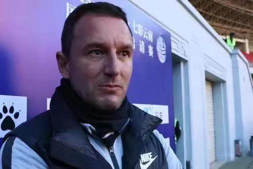 男足重燃信心图片,中国男足留洋军团迎来久违喜讯