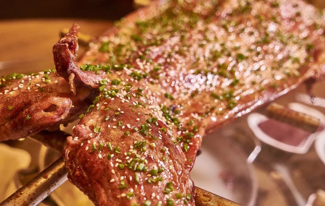 中国吃羊的视频,中国饮食行业三巨头