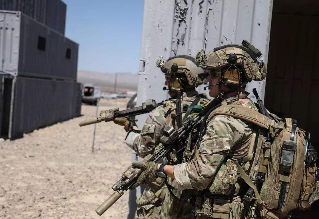 中国特种兵最先进的枪械,特种兵最常用的突击步枪