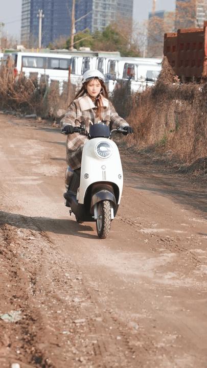 爱玛爱朵qb13和q613哪个是新款,爱玛爱朵q613nm-c20标准版多少钱