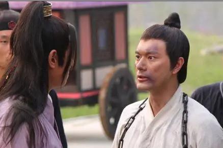 头被砍掉大脑还有意识吗？是身体感觉头掉了，还是头找不到身体了