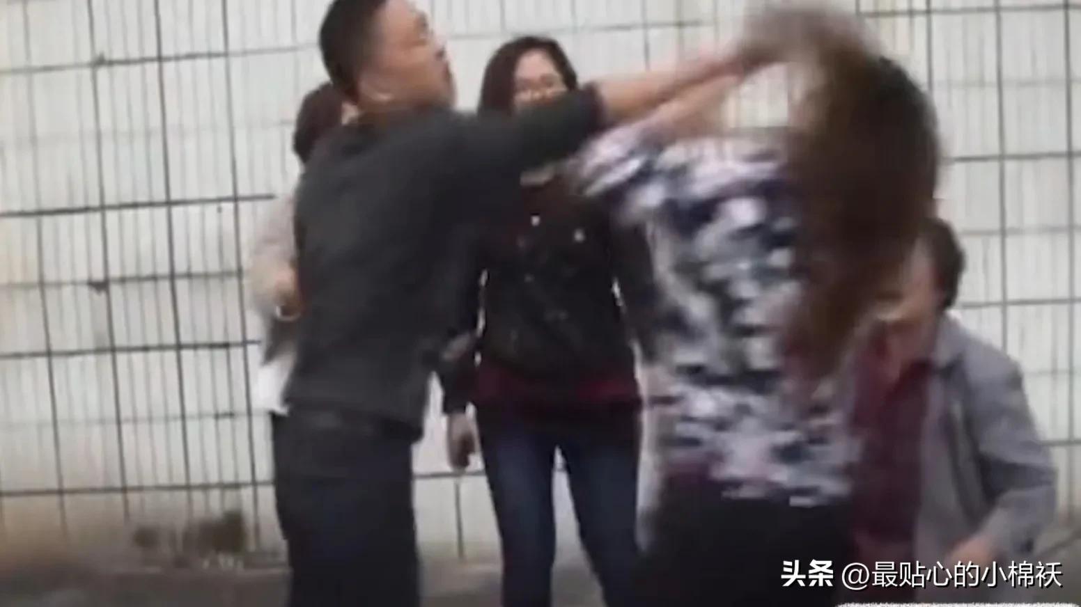 上司出轨女下属后妻子离婚,老公出轨女上司离婚