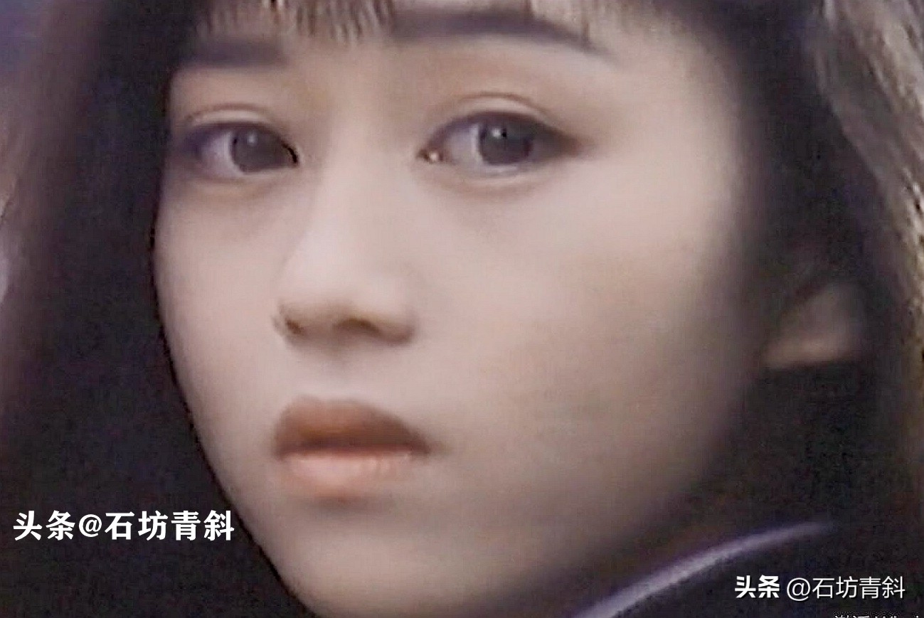 偶像四天后中的浅香唯,艺名曾被公司收回,出写真重回大众视线