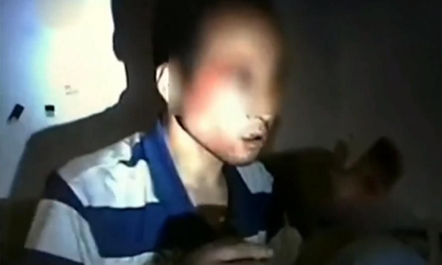 女的*光脱**拍卖，男的生拔指甲，真实的边境赌博，远比你想象的可怕