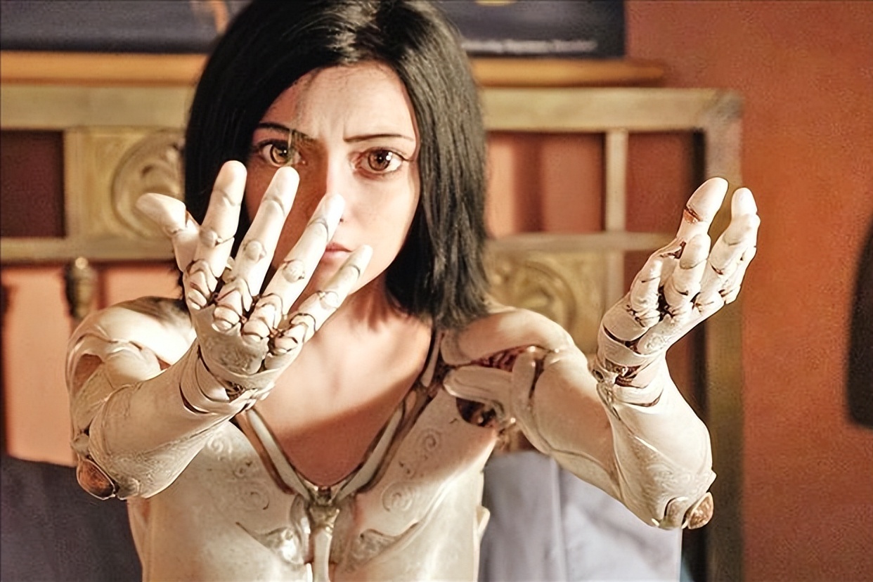 影片中的捏造故事,是艺术品的创作本质,从而实现“自然”