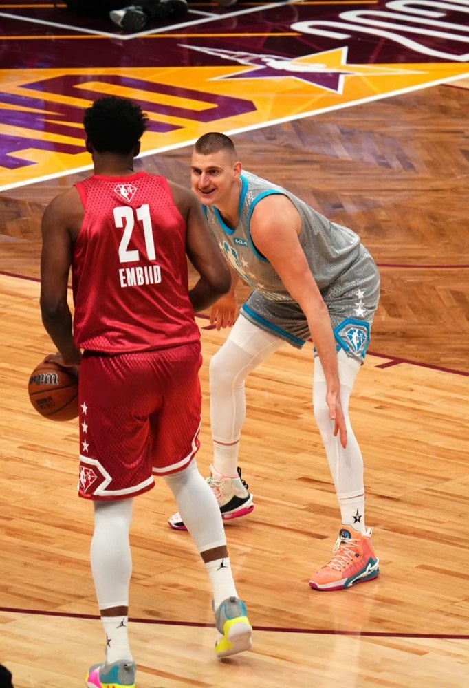 老詹选人约基奇避免尴尬,勒布朗预测全明星首发选择