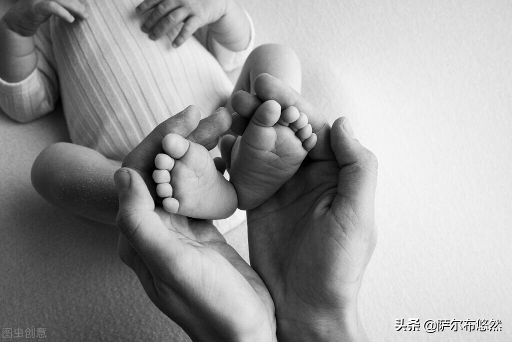 宝宝的下眼皮发青,宝宝的下眼睫毛贴在眼球上怎么办