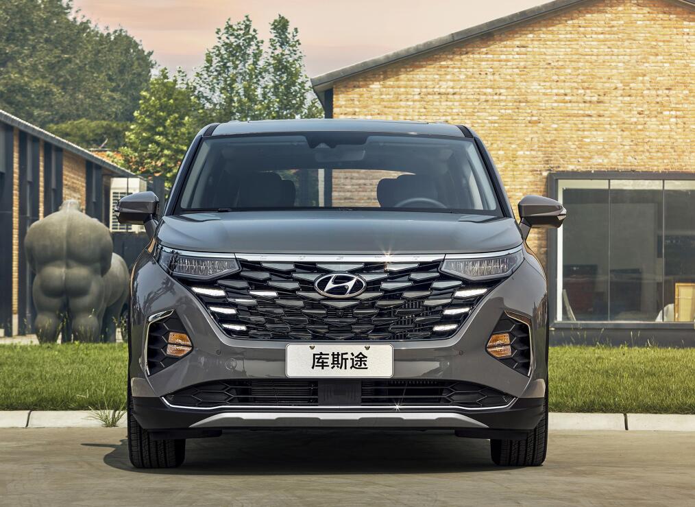 现代库斯途mpv落地价多少钱,现代库斯途mpv1.5t动力够用吗