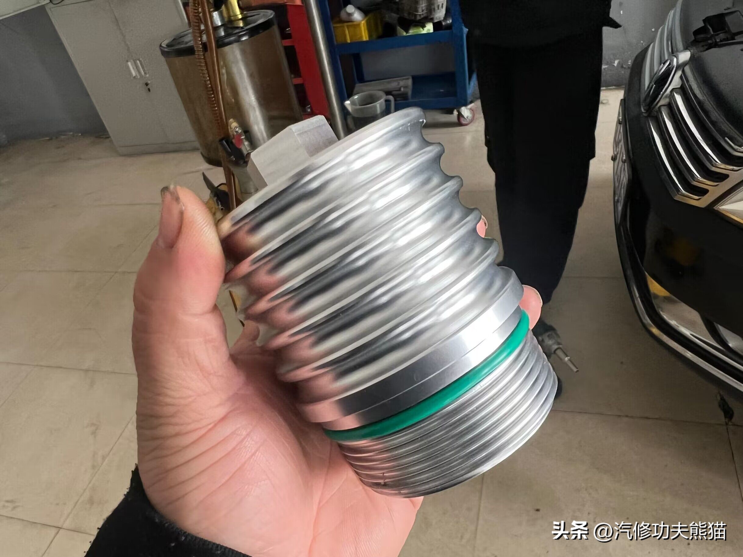 大众迈腾发动机漏油漏水吗,迈腾b72.0t发动机侧面漏油