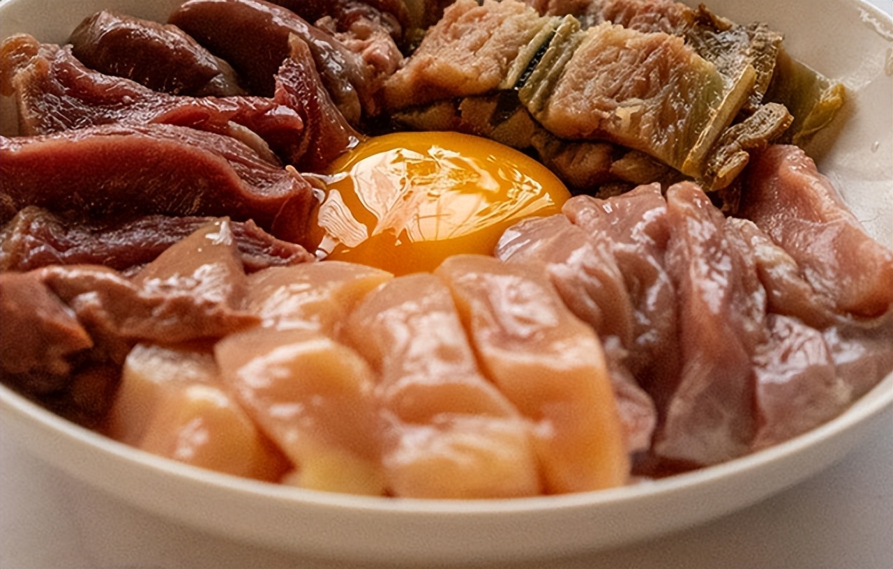 怎么给猫咪制作好吃的,自制猫咪饮食最佳搭配