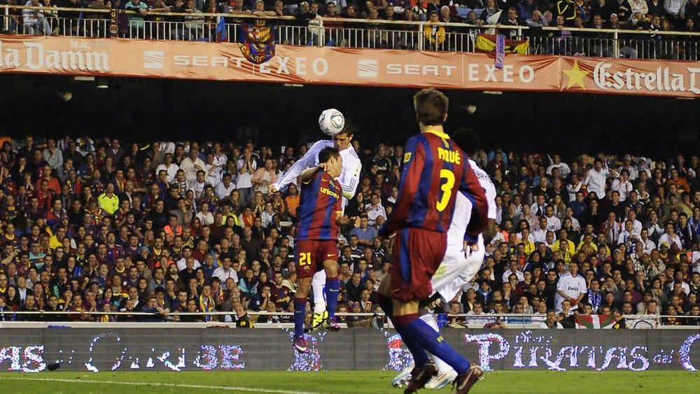 西甲马竞对皇马火爆场面,马德里德比火爆名场面