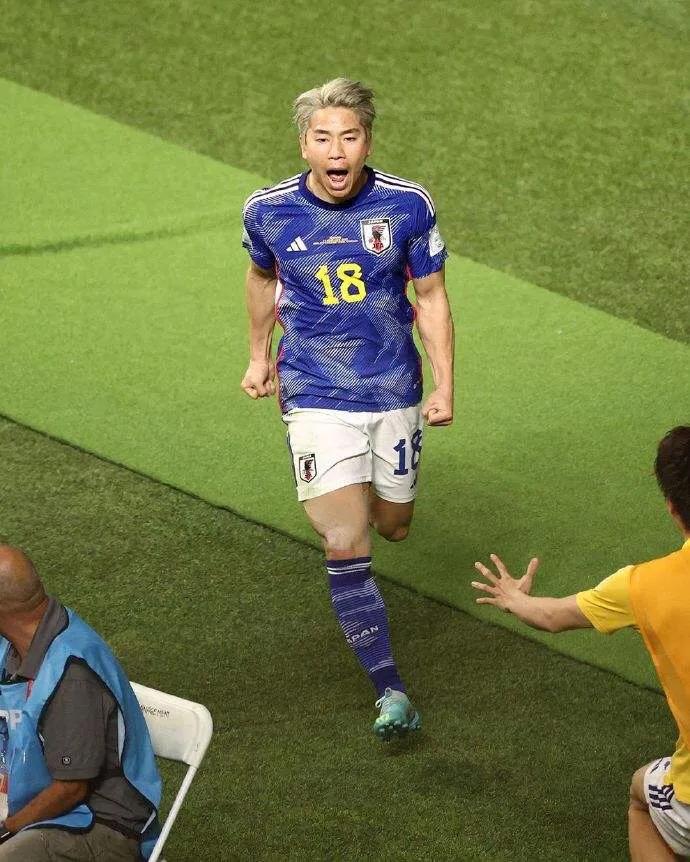 2018世界杯比利时vs日本5粒进球,日本队2018年世界杯对比利时