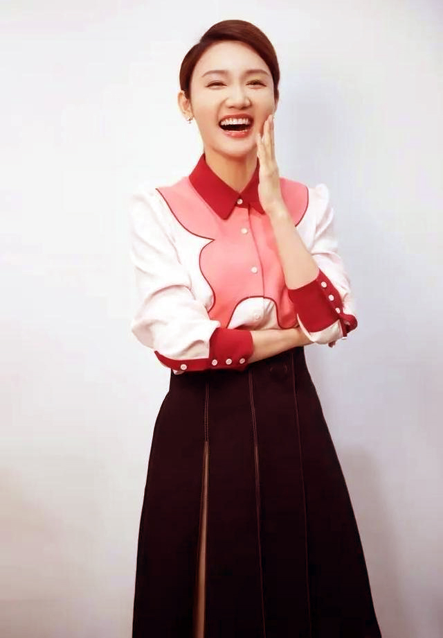 中央电视台主持人龙洋简介,中央3台节目主持人龙洋照片