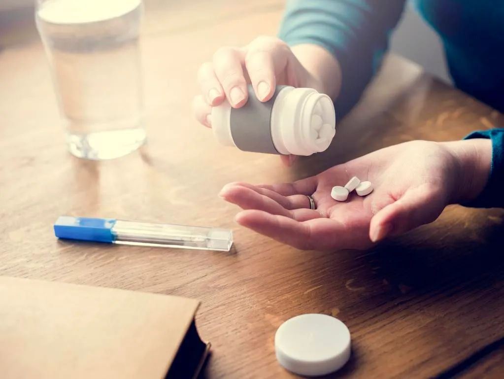 阳了高烧后持续低烧是什么原因,阳了高烧后持续低烧怎么办