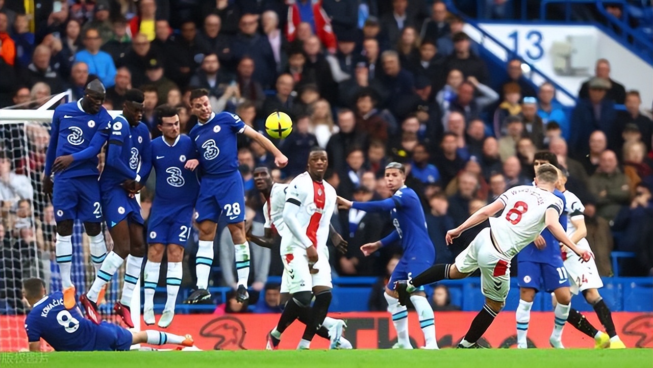 切尔西这是逼着老板上吊啊，八个月花了6个亿，倒数第一都干不过