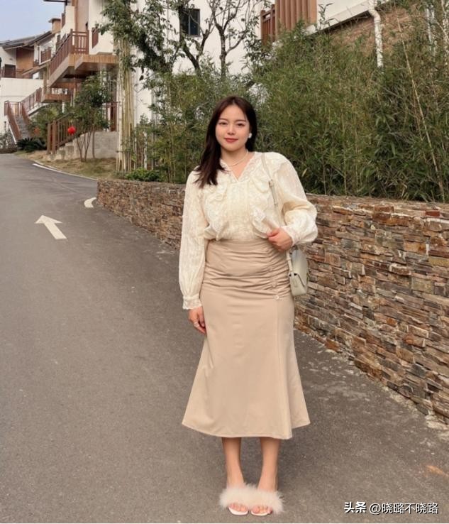 比t恤清凉比衬衫撩人,比t恤更高级减龄的是什么穿搭