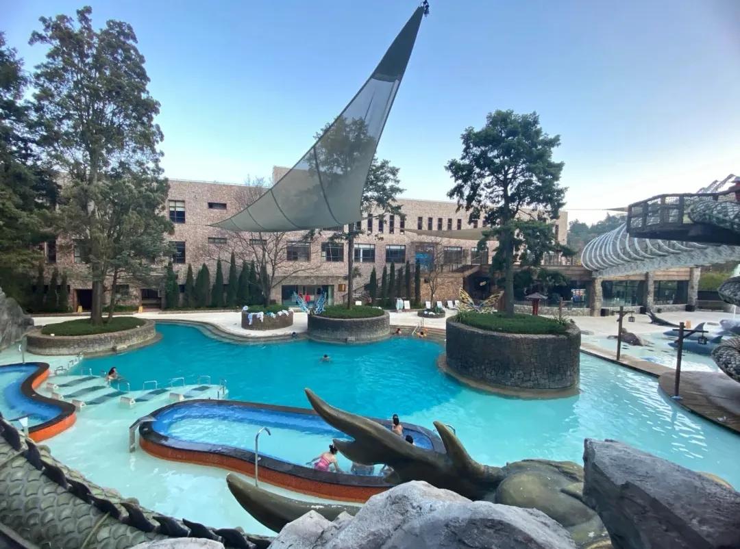 昆明的滇池周边有哪些不错的温泉,昆明温泉酒店吃住一体推荐五华区