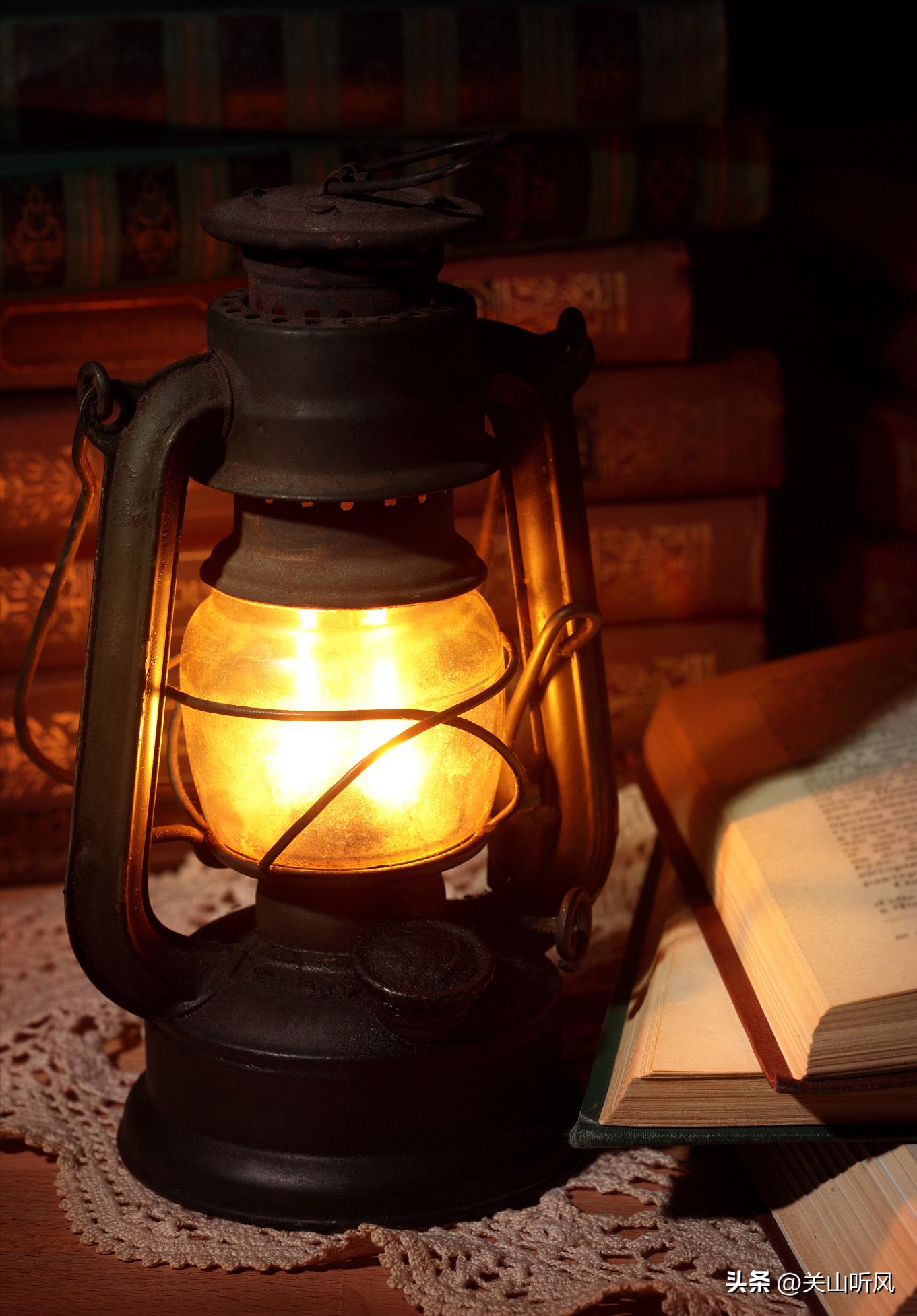 对门大门口亮灯有什么讲究,门前亮灯旺人丁